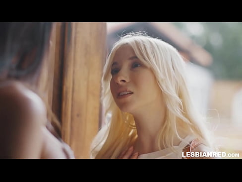 ❤️ Chica vuelve a casa unos meses después y acaba comiéndole el coño a su madrastra Porno casero en es.porngifmag-com.ru ❌️
